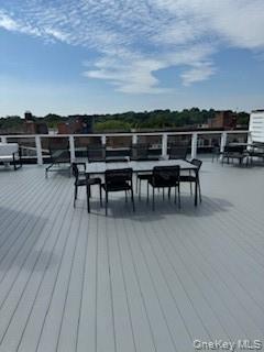 Building Photo - 15 Parkview Ave