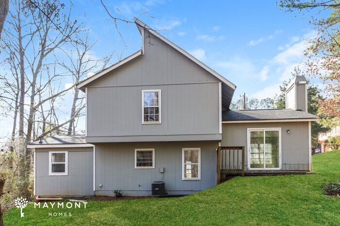 Building Photo - 1600 Pin Oak Ln SE