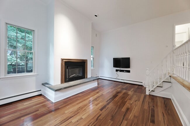 Building Photo - 24 Merrifield Way