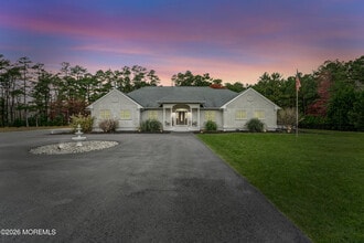 Building Photo - 2650 N Cologne Ave
