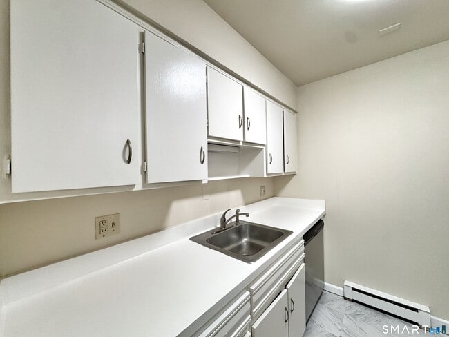 Building Photo - 24 Ferris Ave