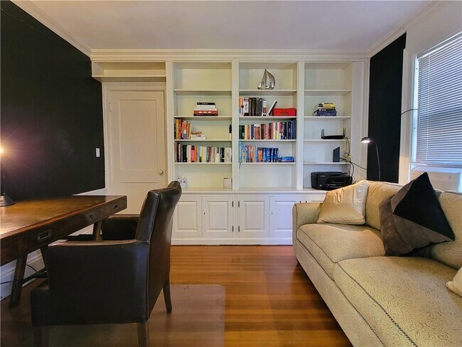 Building Photo - 60 Prairie Ave