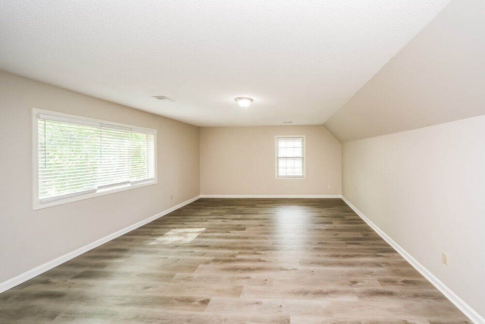 Building Photo - 5005 Cottage Ln