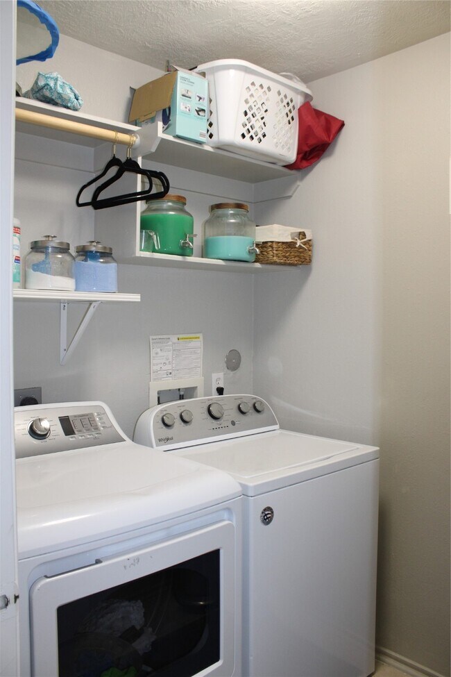 Building Photo - 6110 Langham Mist Ln