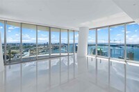 Building Photo - 300 Biscayne Blvd Way