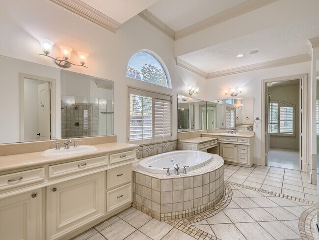 Building Photo - 19027 Crescent Bay Dr