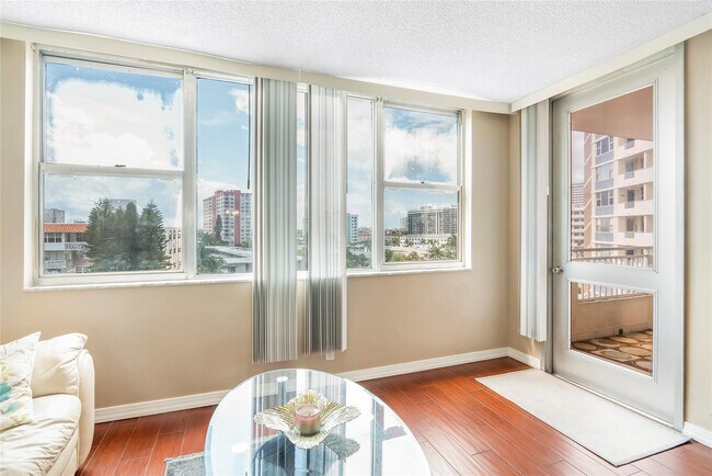 Building Photo - 3180 S Ocean Dr