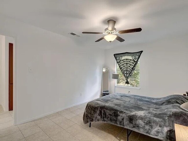 Building Photo - 5807 Cougar Dr