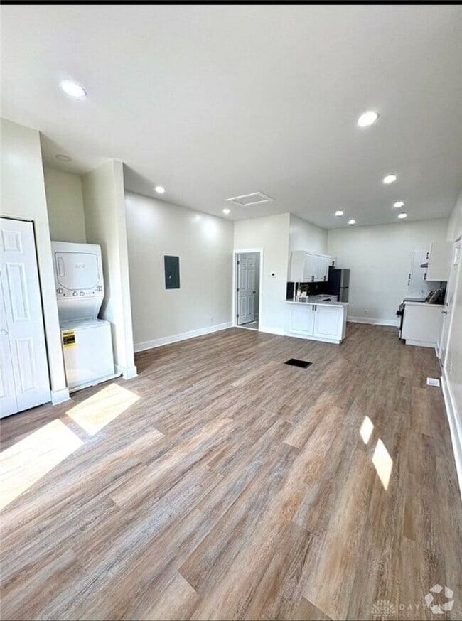 Building Photo - Completely updated bungalow in Historic So...