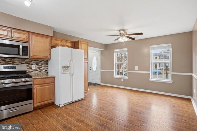 Building Photo - 14367 Springbrook Ct