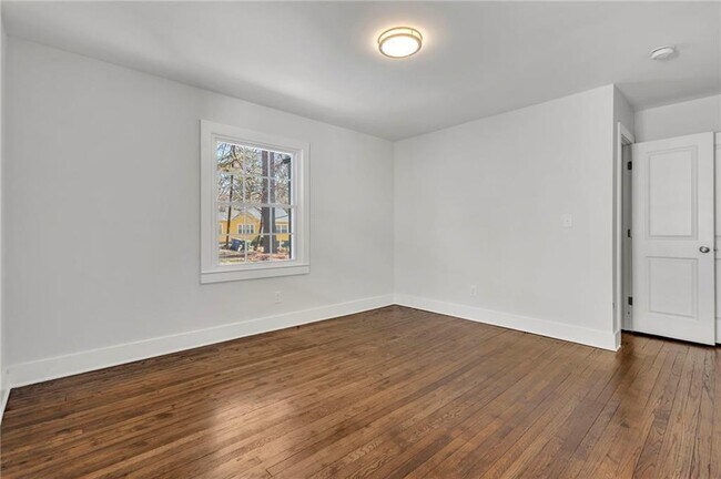 Building Photo - 1271 Lorenzo Dr SW