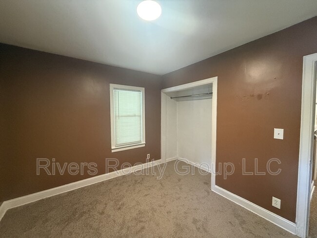 Building Photo - 16555 W Parkway St