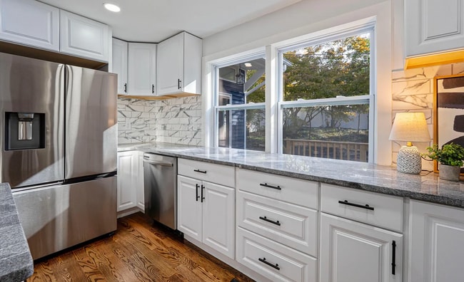 Building Photo - 5584 Morning St