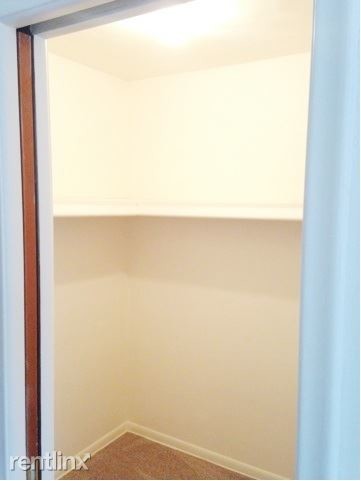 Building Photo - 2 br, 1 bath Apartment - Ambassador Apartm...