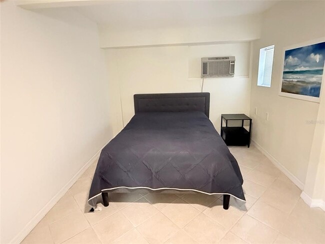 Building Photo - 707 40th St W