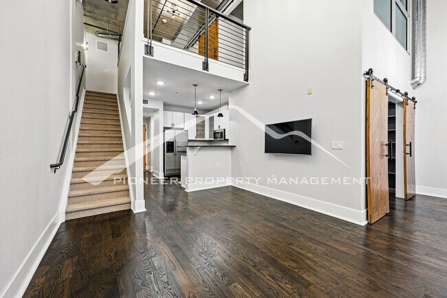 Building Photo - Spacious LoHi Condo with Washer/Dryer and ...