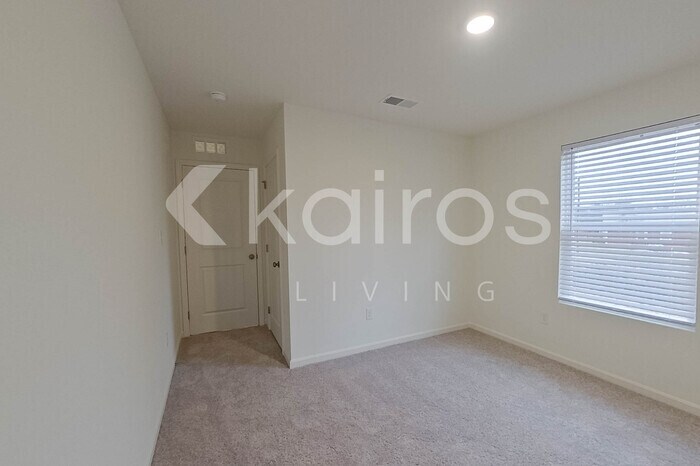 Building Photo - 80 Stodmire Ct