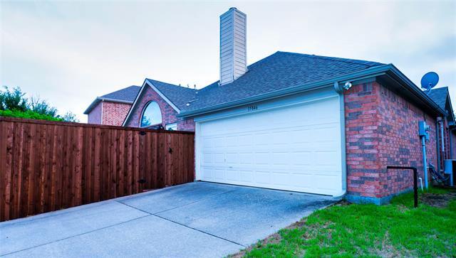 Building Photo - 15846 Grove Crest Dr