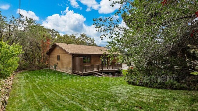 Building Photo - 1001 Walz Ave