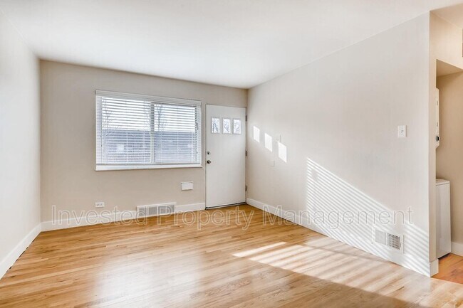Building Photo - 4247 Shoshone St