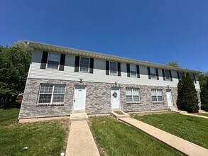Building Photo - 222-228 Truman Ct.