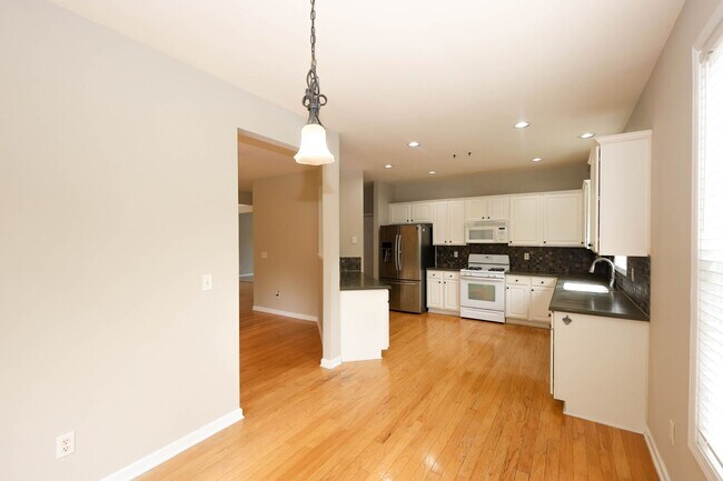 Building Photo - 2895 Haynes Club Cir SW
