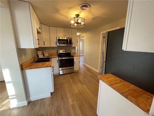 Building Photo - 4900 Bear Rd