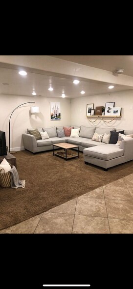 Building Photo - 550 S 1500 E