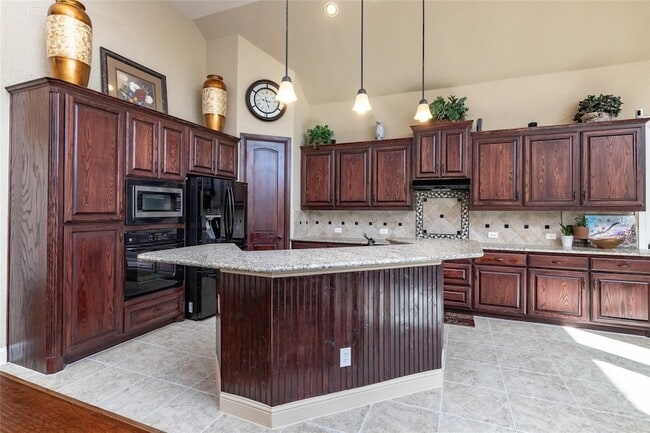 Building Photo - 6728 S Fork Dr