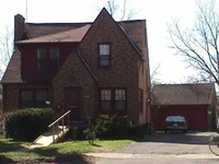 Building Photo - 1809 Jackson Ave-Unit 2