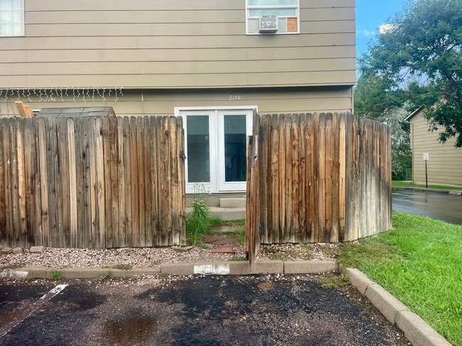 Building Photo - 2198 Baltimore Cir