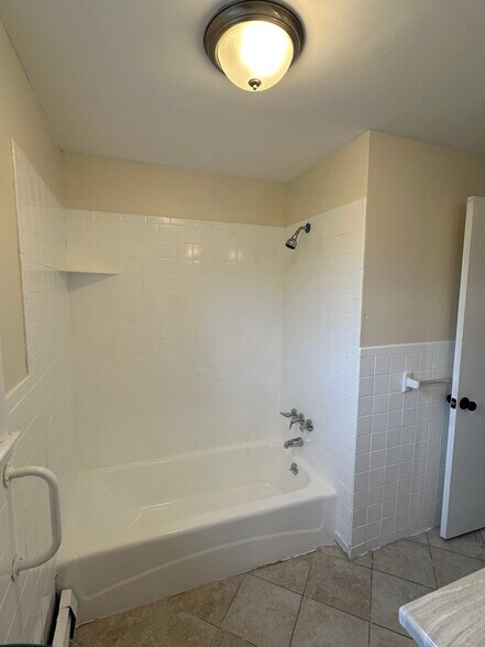 Building Photo - 226 Welton St