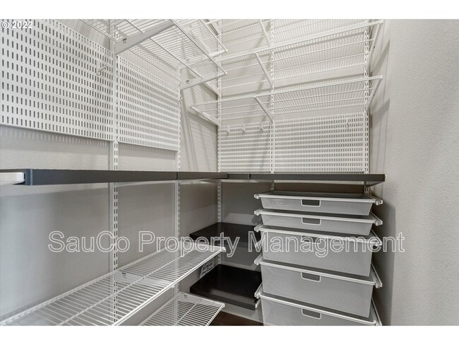 Building Photo - 8037 SE Engelmann St