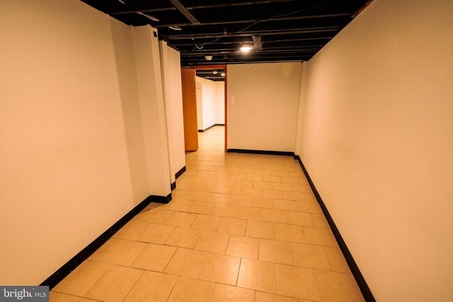 Building Photo - 222 MacClelland Ave