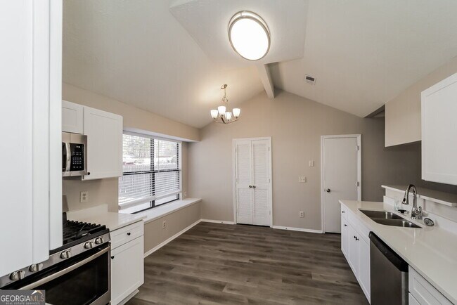 Building Photo - 7049 Ivy Pointe Row