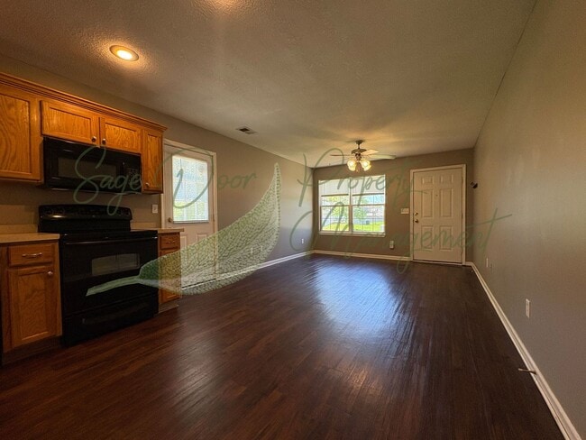 Building Photo - HOME IN GRAIN VALLEY