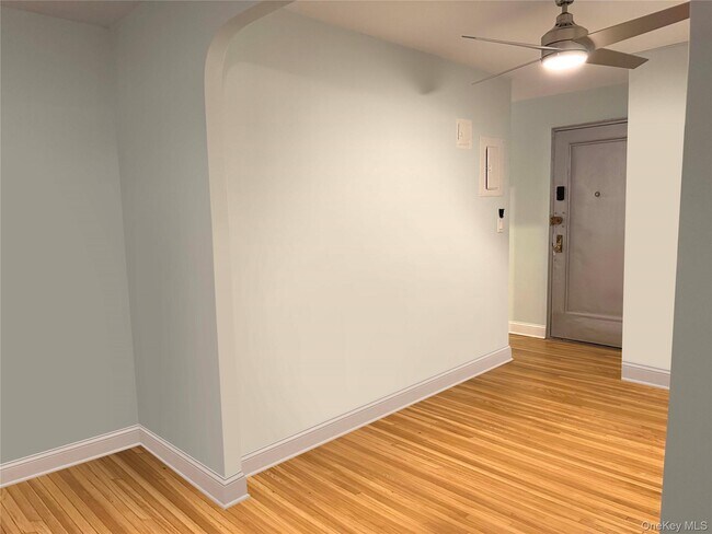 Building Photo - 76-10 34th Ave