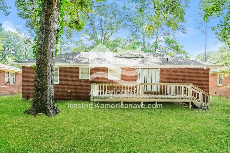 Building Photo - 2315 Japonica Dr