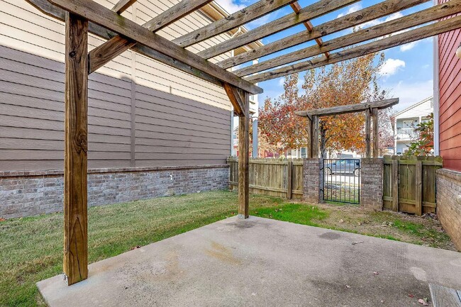 Building Photo - Keats