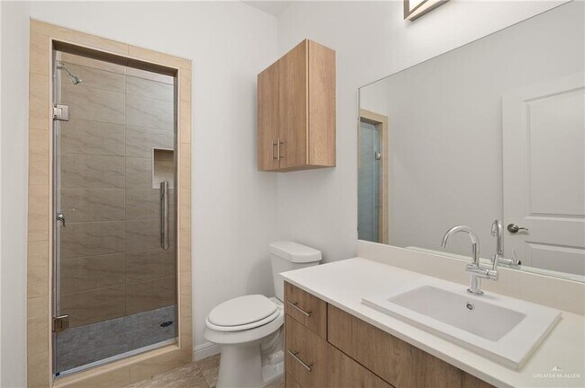 Building Photo - 13 Vision St