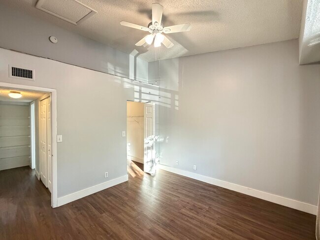 Building Photo - 921 Lyons Rd