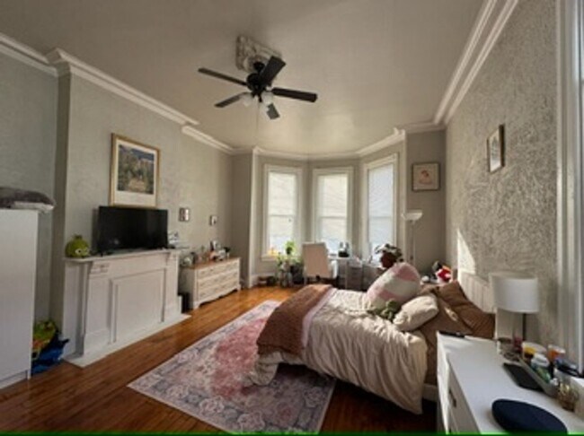 Building Photo - 26 Conklin St