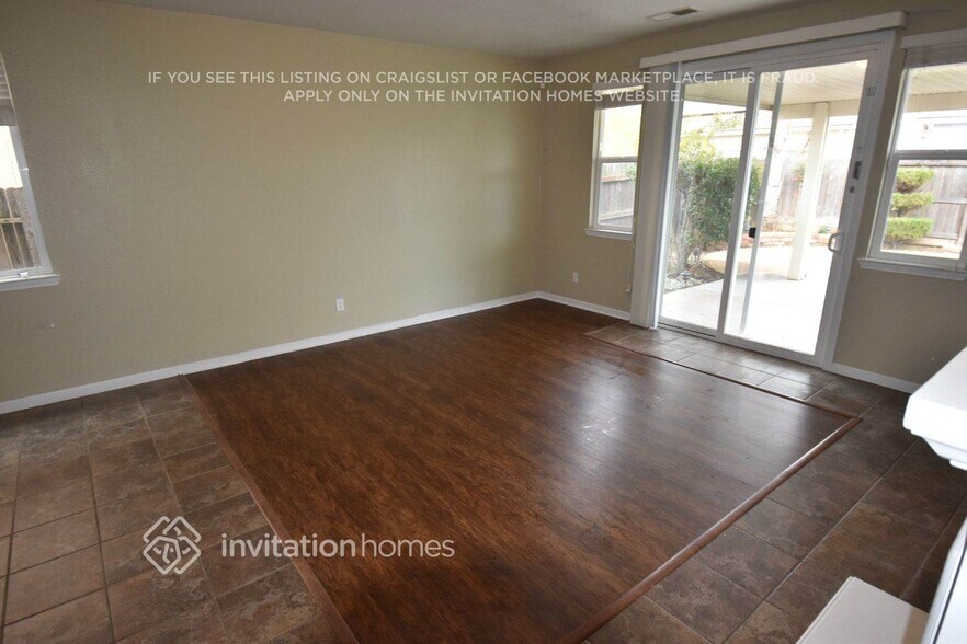 Building Photo - 2041 Waterville Dr