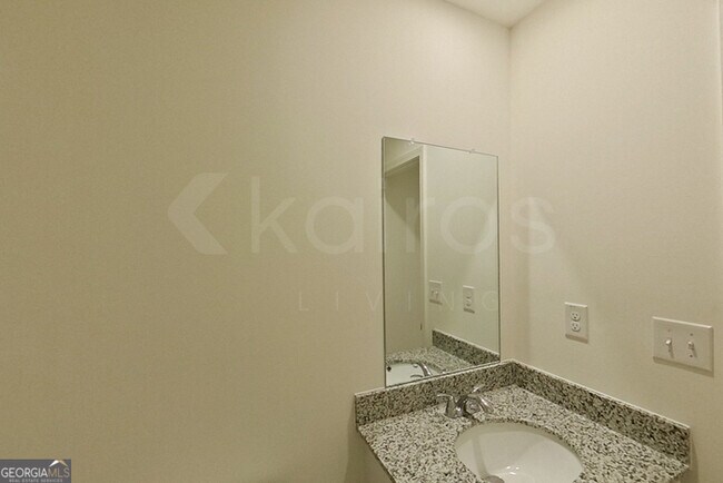 Building Photo - 108 Flat Rock Ml Trl