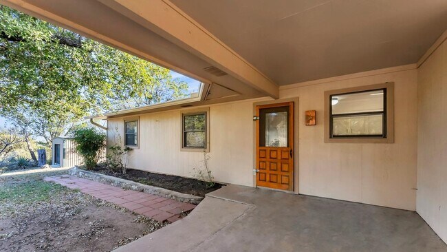 Building Photo - 352 Lookout Mountain