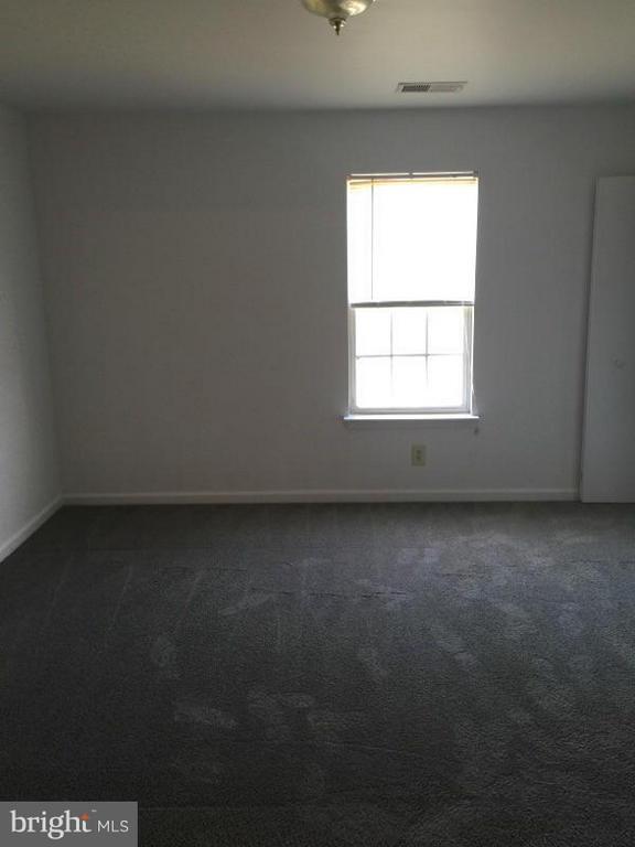 Building Photo - 61 White Pine Cir