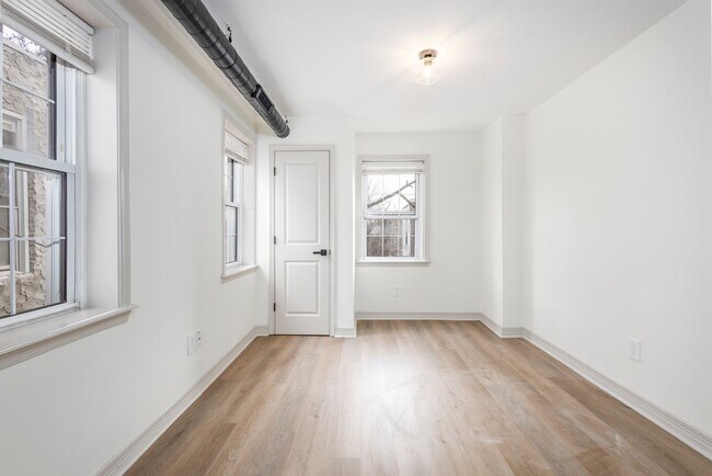 Building Photo - 2335 N 30th St