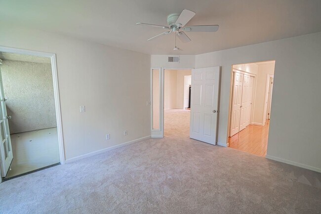 Building Photo - COMING SOON! 1 Bedroom Condo for Rent in V...