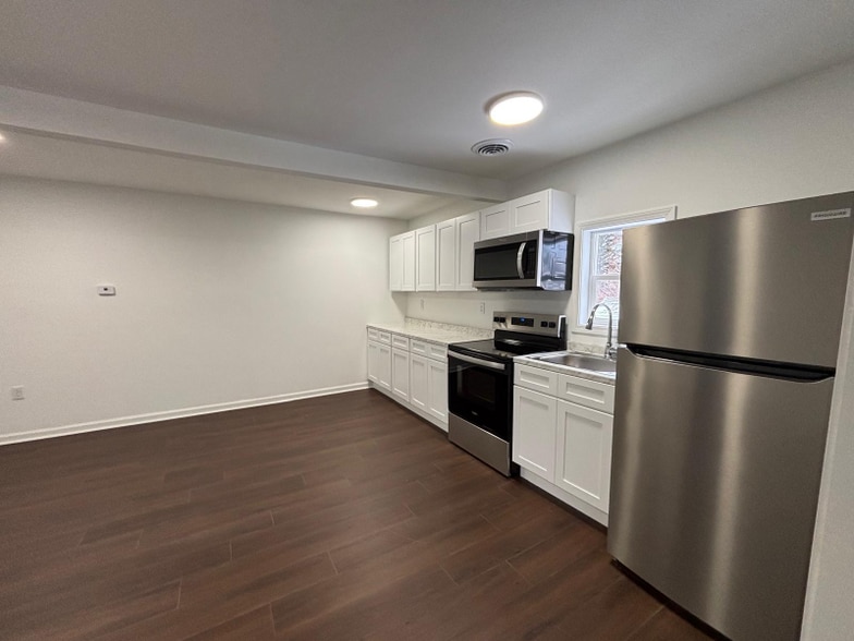 Building Photo - 1303 Buffalo St