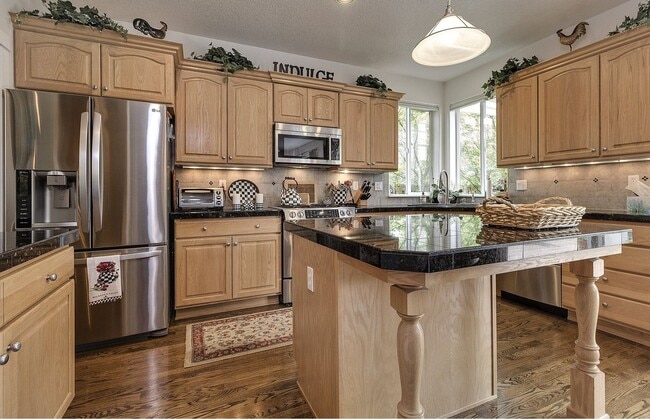 Building Photo - 16723 SW Rogue River Terrace